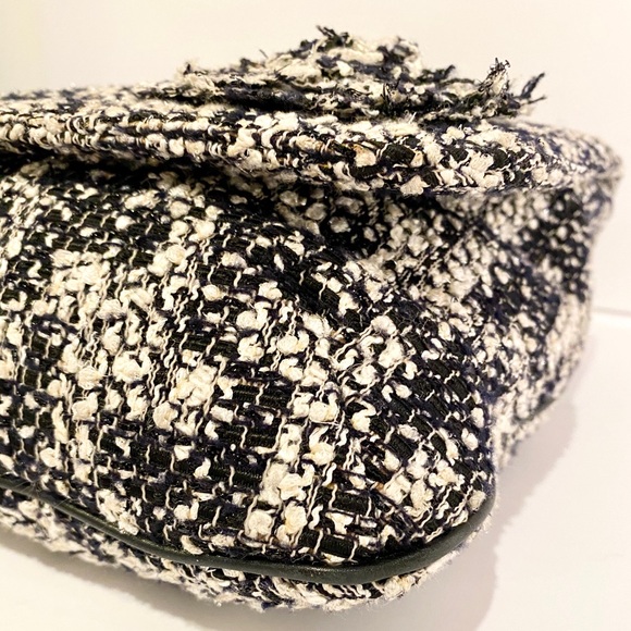 Chanel Tweed Camellia Messenger Flap Bag - Picture 7 of 16